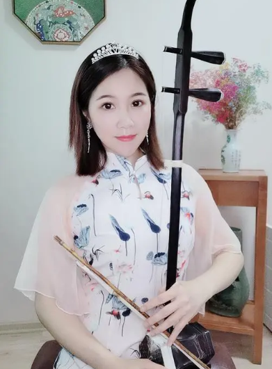 星烟  正在直播中......